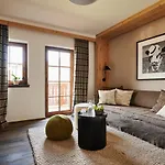 Serviced Luxury Evi, Ski-in Ski-out * كابرون