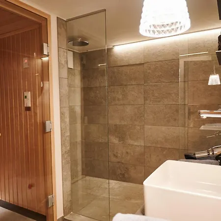 Serviced Luxury Evi, Ski-in Ski-out *