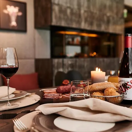 Serviced Luxury Evi, Ski-in Ski-out * Капрун