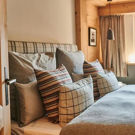 Horská chata Serviced Luxury Evi, Ski-in Ski-out *