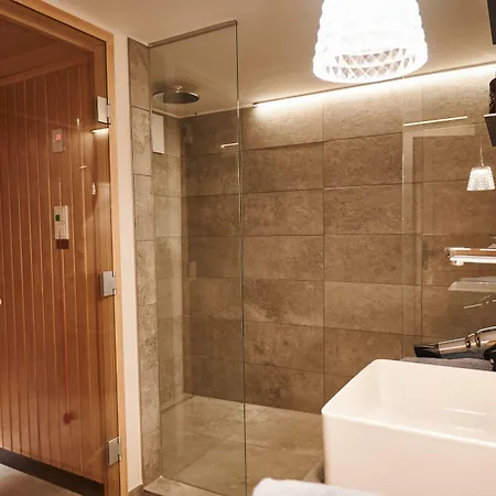 Шале Serviced Luxury Evi, Ski-in Ski-out Капрун