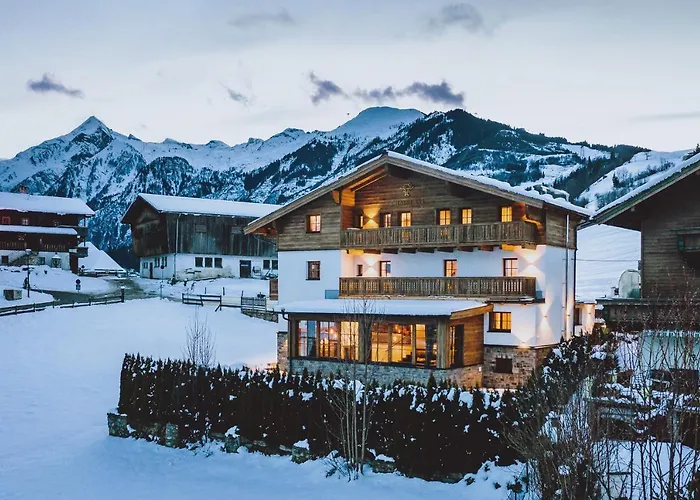 Serviced Luxury Evi, Ski-in Ski-out * Капрун